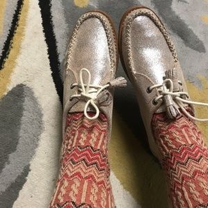 Leather upper and outsole shoes